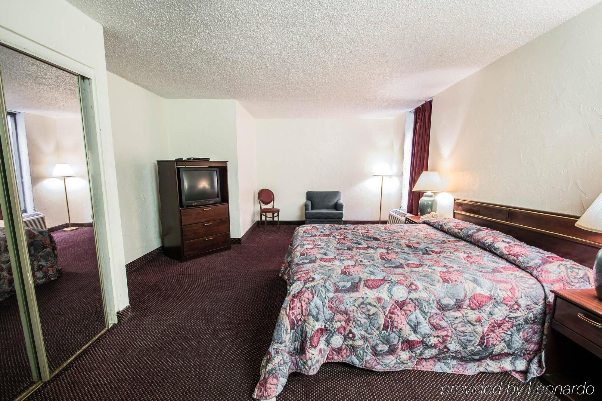 Rodeway Inn & Conference Center 奥兰治帕克 外观 照片