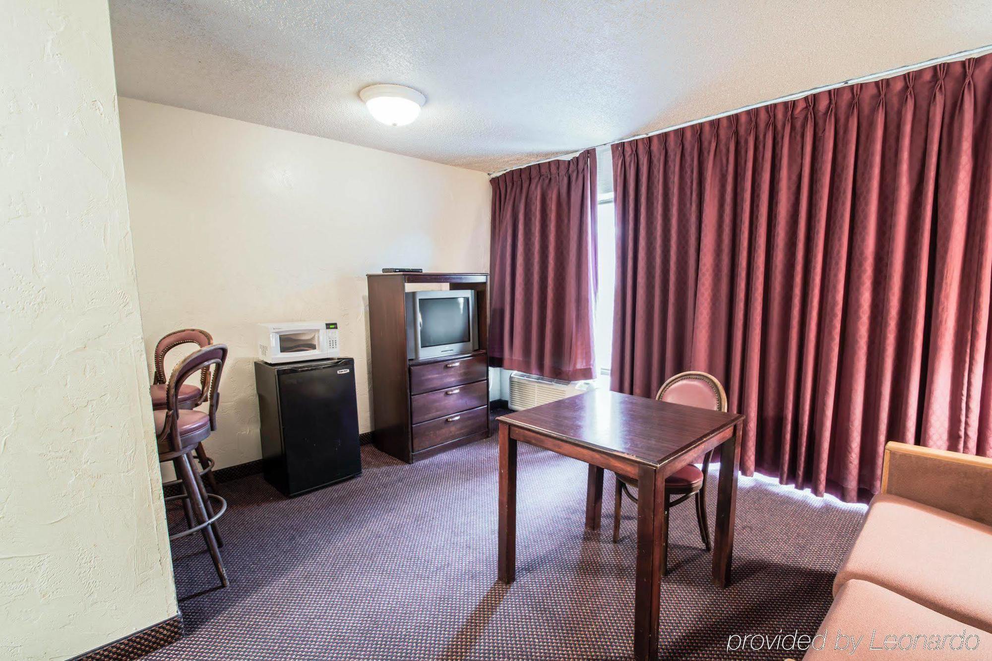 Rodeway Inn & Conference Center 奥兰治帕克 外观 照片